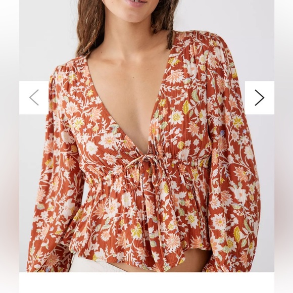 Time Goes By Cropped Peplum Deep V  Top in Red Clay Floral, size Large - Picture 2 of 9